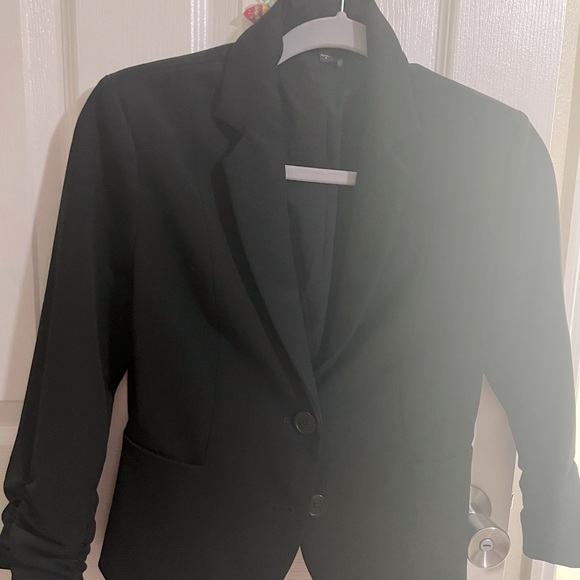 Is too small for me ,only used it once it’s new - Picture 1 of 3